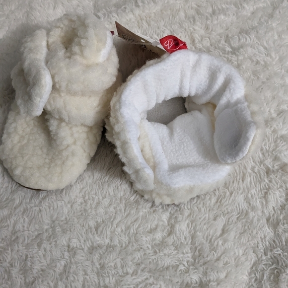 Baby Fashion Booties. Size 6 to 12 months. White. NWT. - Picture 5 of 9